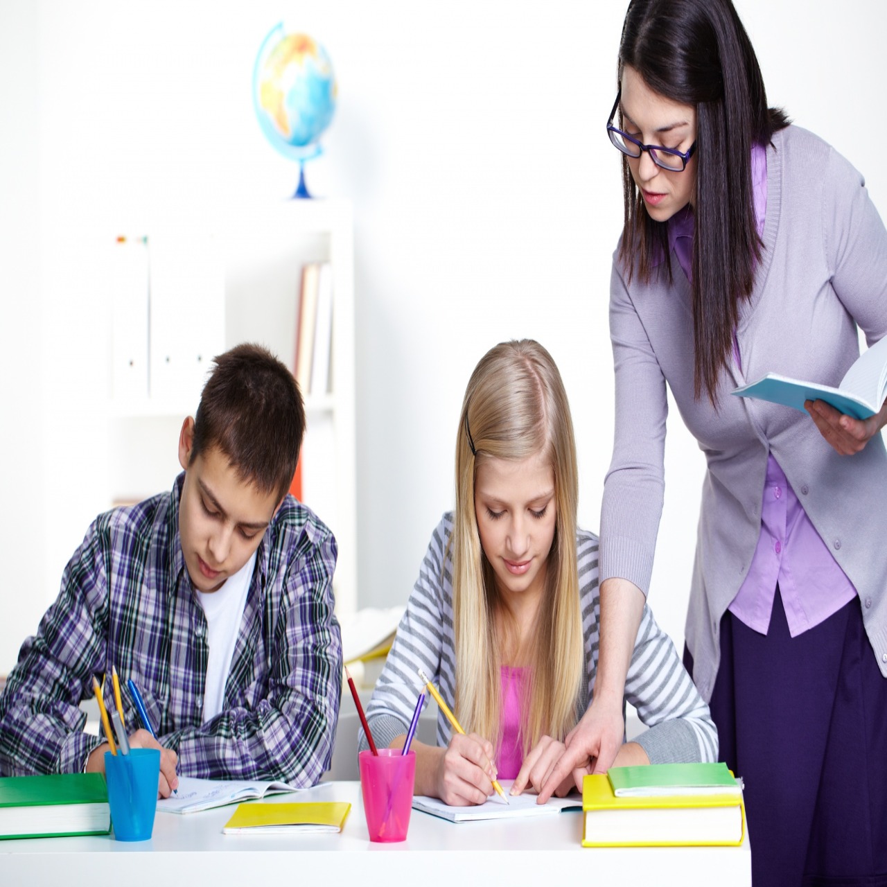 Key Academic and Extracurricular Factors Parents Should Evaluate Before High School Admission